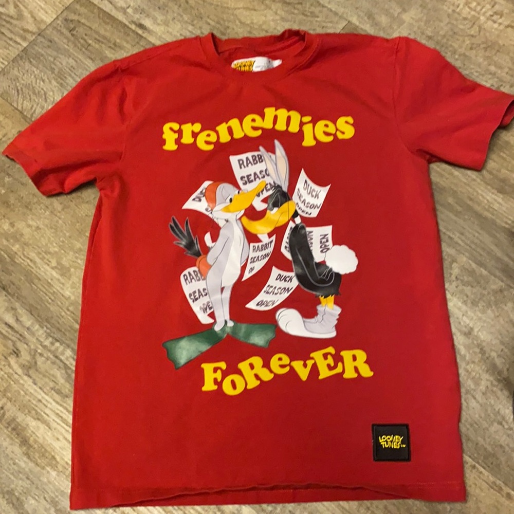 Juniors small looney tunes shirt